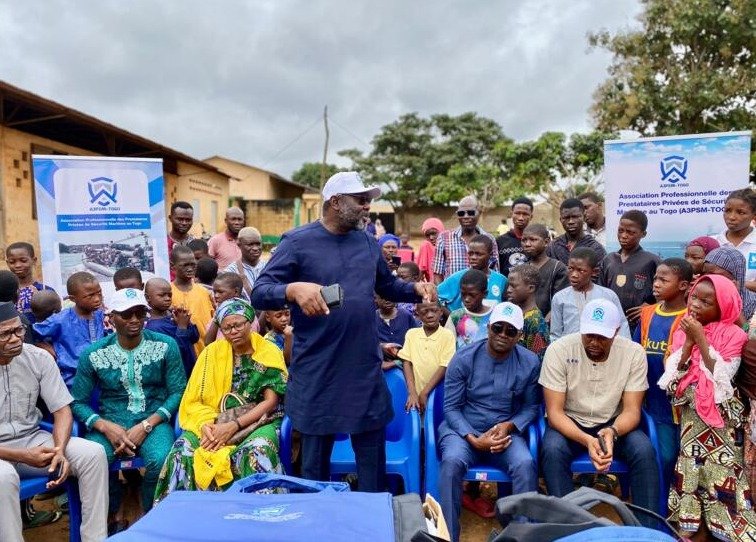 Don de fournitures scolaires à l'EPP de la région centrale de Didaoure à Sokode